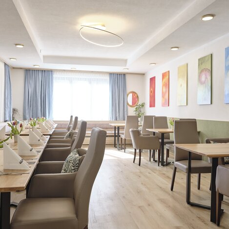 ©                                                                                                                                  | THOMAS SATTLER