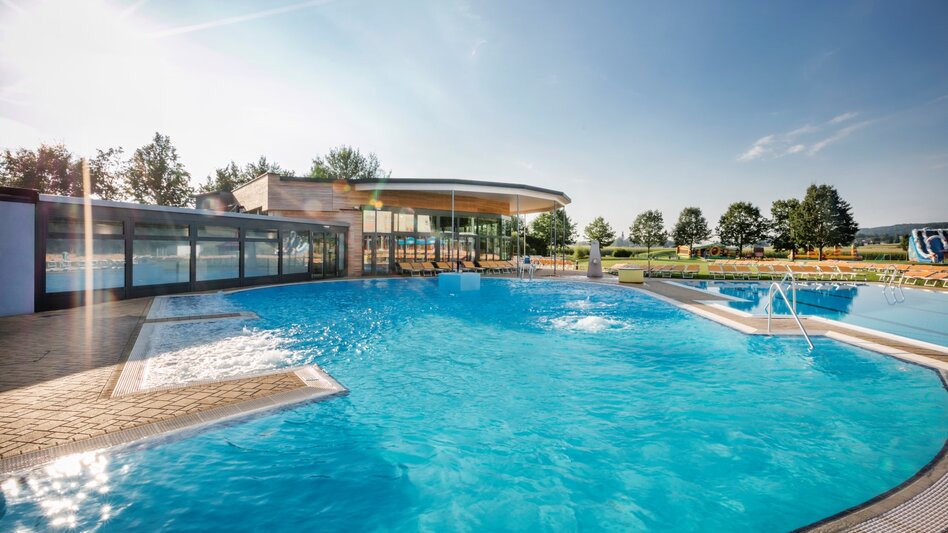 Outdoor area of the H2O Hotel-Therme-Resort in Bad Waltersdorf | © H20 Therme Sebersdorf | Harald Eisenberger
