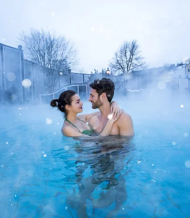 Relaxation in the thermal spa at Rogner Bad Blumau | © Steiermark Tourismus | Tom Lamm