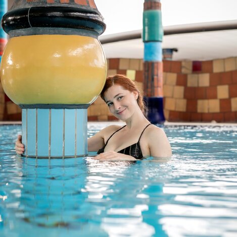 Innenbereich der Rogner Bad Blumau Therme | © Rogner Bad Blumau, Hundertwasser Architekturprojekt | Hundertwasser Architekturprojekt