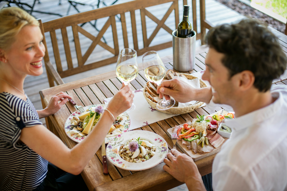 Styrian culinary at the Buschenschank | © Thermen- & Vulkanland | Harald Eisenberger