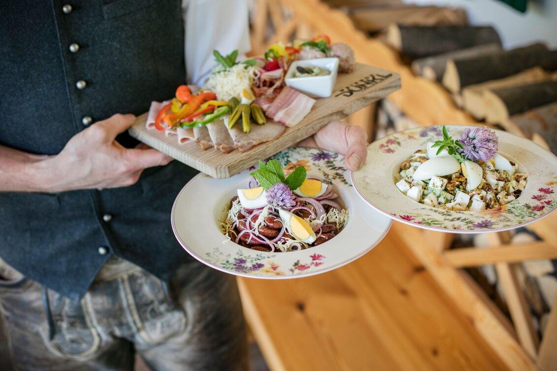 Typisch steirisch - Brettljause und Käferbohnen | © Thermen- & Vulkanland | Harald Eisenberger