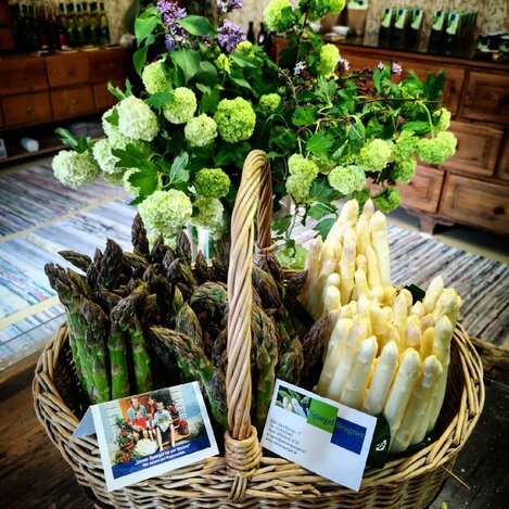 Spargel ist eine köstliche saisonale Abwechslung am Speiseplan | © Steirerspargel | Hofladen Brugner Bad Blumau 