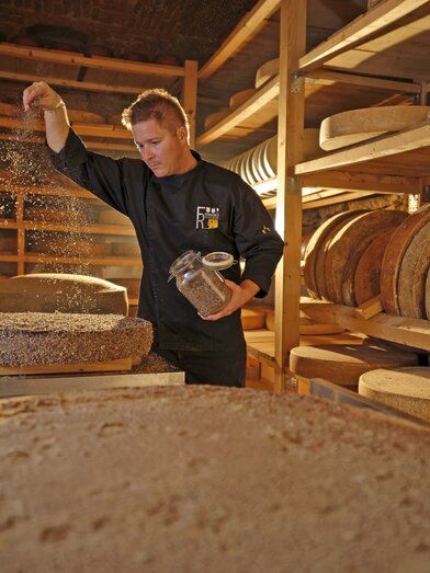 The cheese artist - Fromagerie zu Riegersburg | © Thermen- & Vulkanland | Bernhard Bergmann