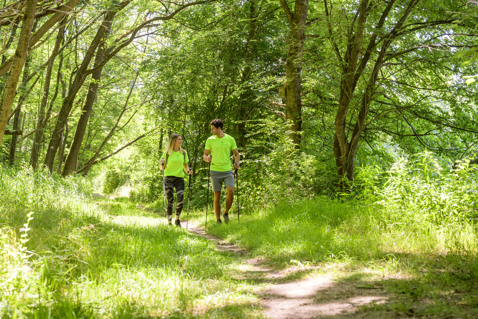 Nordic Walken beim Parktherme Wasserlauf in Bad Radkersburg | © Thermen- & Vulkanland | pixelmaker.at