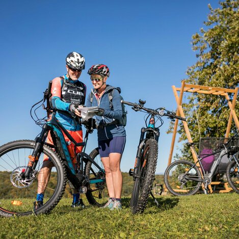 Biking cycling map break Styria | © Thermen- & Vulkanland | Harald Eisenberger