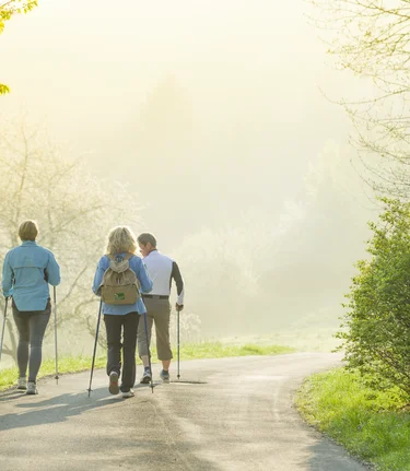 Genusswandern im Frühling | © Thermen- & Vulkanland | pixelmaker.at | pixelmaker.at