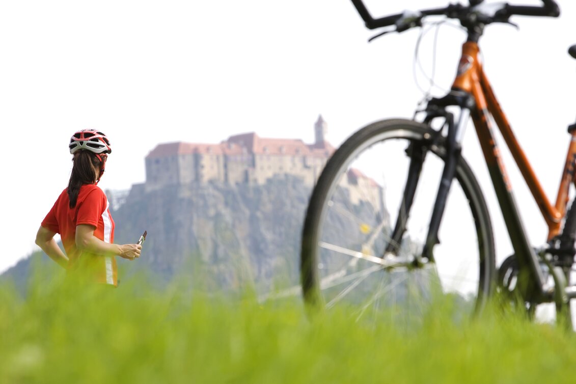 Der Anblick der Riegersburg lässt innehalten | © Thermen- & Vulkanland | Harald Eisenberger