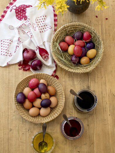 Dyeing Easter eggs naturally | © Steiermark Tourismus | Tom Lamm