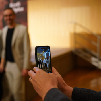 KURT Kick Off Veranstaltung Handyfoto Nahaufnahme  | © FH Joanneum Bad Gleichenberg | Lisa Almer