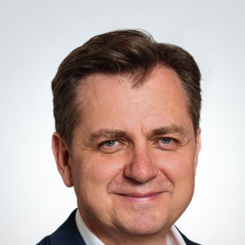 Mag. Dr. Franz Prettenthaler M.Litt: "Die größte Herausforderung ist die Anpassung an zunehmende Wasserknappheit, die durch den Aufschwung im Tourismus und die natürlichen Bedingungen verschärft wird. Zusätzlich profitiert die Region von milden Wintern, was die Möglichkeiten für Wintertourismus beeinflusst und neue Chancen für die Region schafft." -Experte für nachhaltigen Tourismus und Klimaforschung JOANNEUM RESEARCH | © Franz Prettenthaler | Franz Prettenthaler