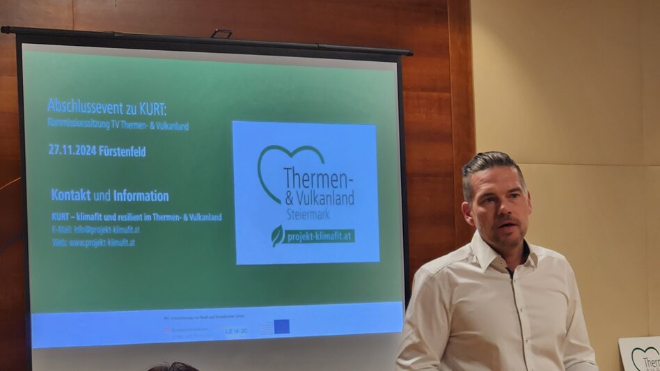 Daniel Binder präsentiert KURT - Projekt Klimafit Und Resilient im Thermen- & Vulkanland | © Lisa Almer | Lisa Almer
