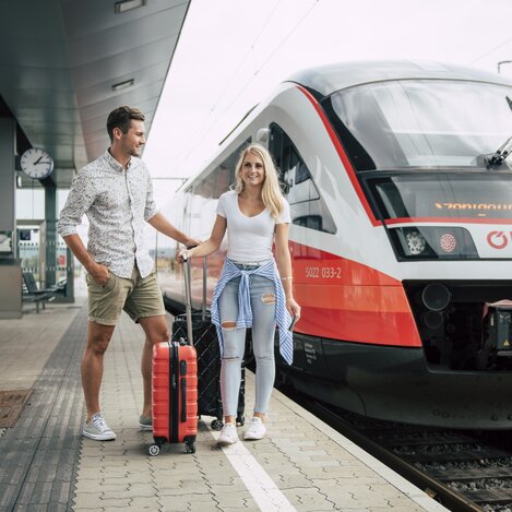 Bequeme Anreise mit dem Zug | © Thermen- & Vulkanland | Bernhard Bergmann