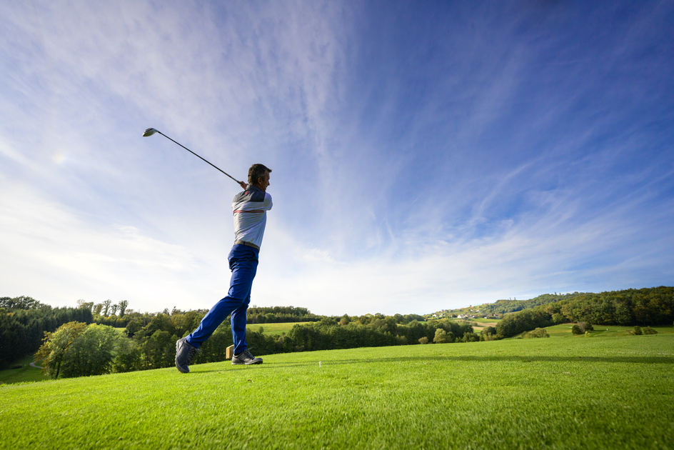 Tee off on the most beautiful Styrian golf courses | © Thermen- & Vulkanland | pixelmaker.at