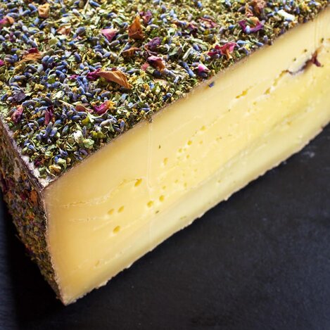 Kommen Sie vorbei und überzeugen Sie sich selbst von der Käsekunst des Cheese-Artist. Denn: Ein Leben ohne Käse ist möglich, aber sinnlos! | © Herbert Lehmann, www.augenfutter.at | Herbert Lehmann | © Herbert Lehmann, www.augenfutter.at