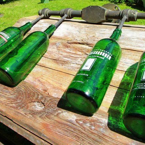 Die alte Abfüllanlage. Neben den historischen Ausstellungsobjekten gibt es auch viel Wissenswertes zu Geologie, Wasserschutz und Trinkkuren. | © Johannisbrunnen Heilwasser | bele | © Johannisbrunnen Heilwasser