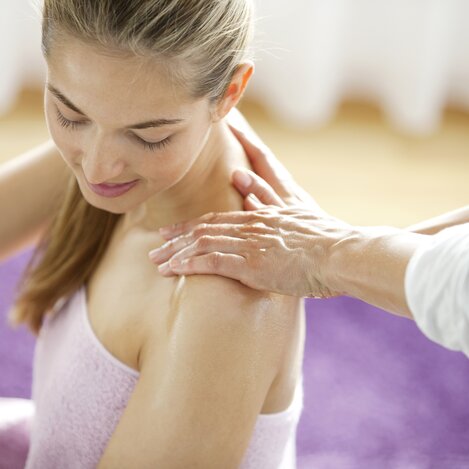 Wohltuende Massage | © Thermen- & Vulkanland Steiermark, Harald Eisenberger | © Thermen- & Vulkanland Steiermark, Harald Eisenberger