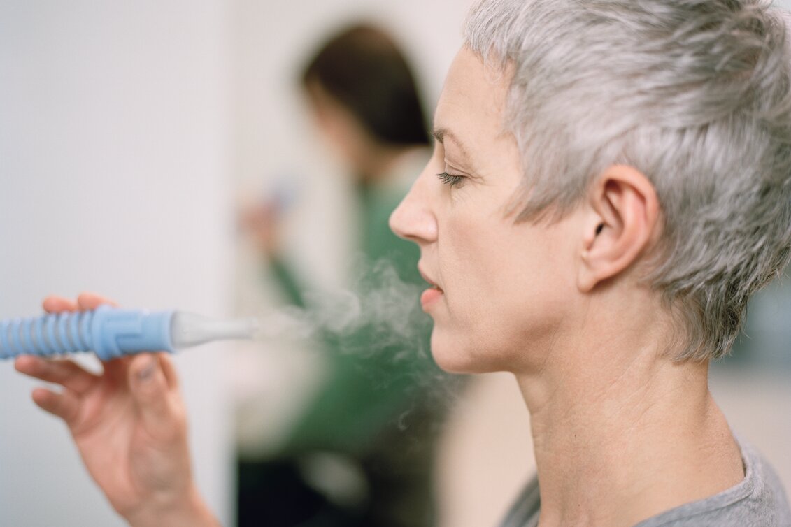 Richtig durchatmen kann man lernen. Die Inhalation mit Gleichenberger Sole steht im Zentrum der Therapie. | © DAS KURHAUS Bad Gleichenberg | © DAS KURHAUS Bad Gleichenberg