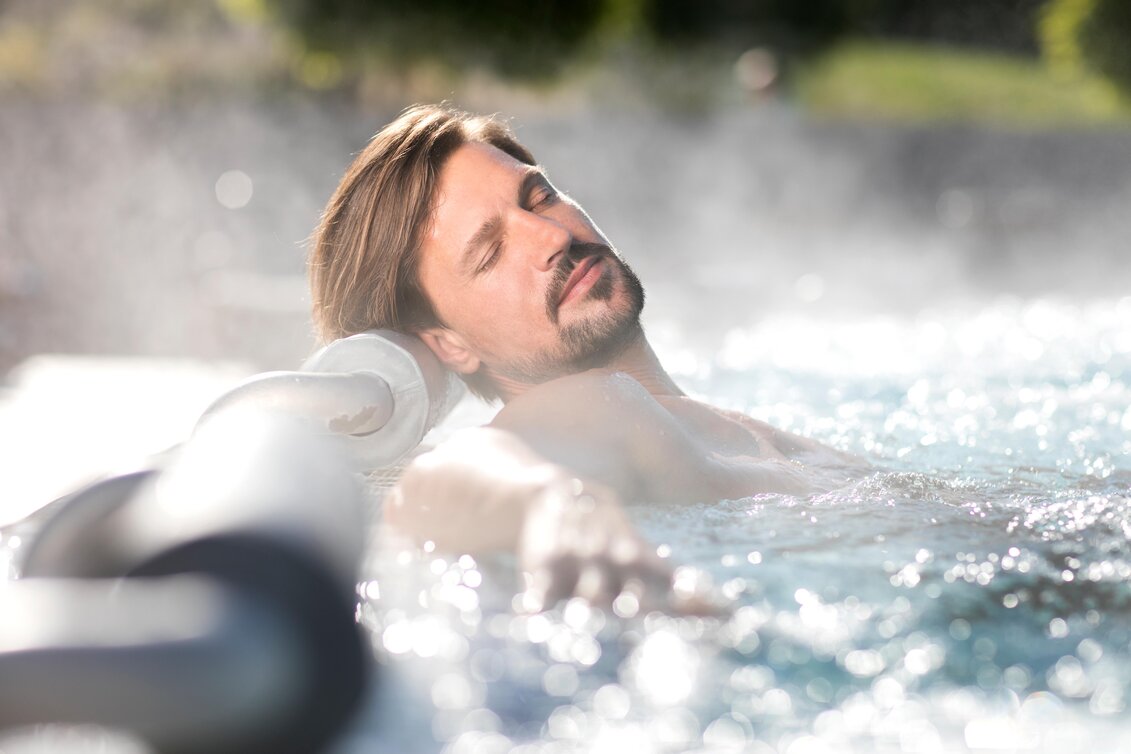 Das Thermalwasser im Thermen- und Vulkanland Steiermark wurde wissenschaftlich erforscht. Das Ergebnis: Thermalwasser senkt stress. | © Thermen- & Vulkanland Steiermark | Harald Eisenberger | © Thermen- & Vulkanland Steiermark