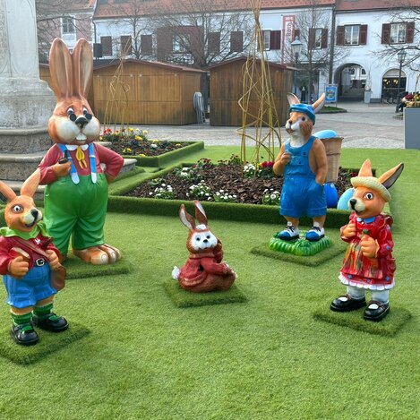 Osterhasen am Hauptplatz in Fürstenfeld | © Thermen- & Vulkanland
