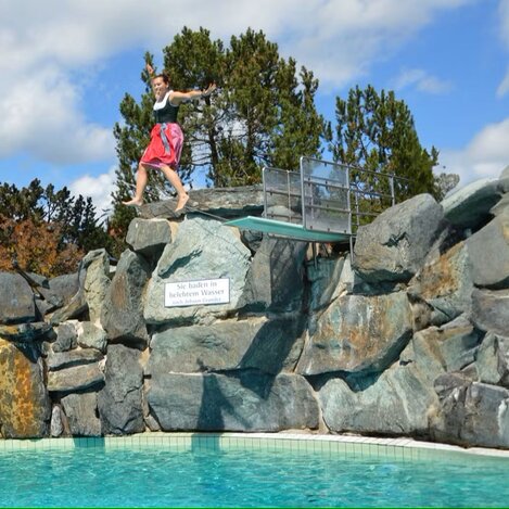 Trachtenspringen 2023 - Du gegen die Models | © Thermenresort Bad Loipersdorf