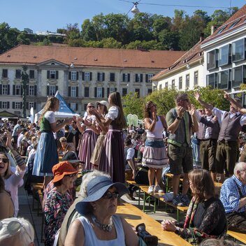 Ein Fest der steirischen Tracht | © Thermen- & Vulkanland | Christian Thomaser