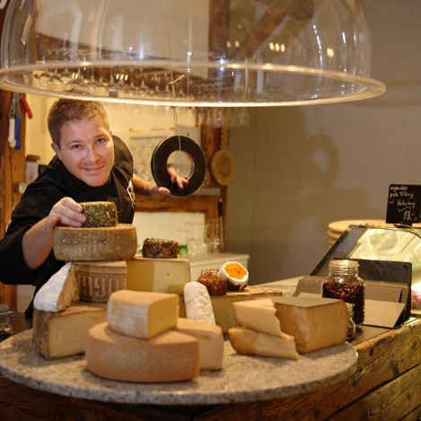 Käsevielfalt in der Fromagerie zu Riegersburg  | © Thermen- & Vulkanland |  Bernhard Bergmann