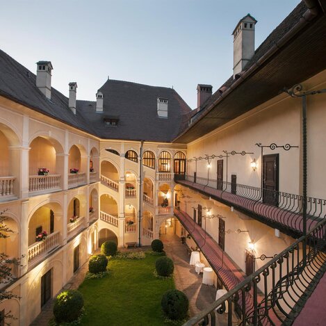 Innenhof des Schlosshotels | © Schloss Obermayerhofen | © Schloss Obermayerhofen