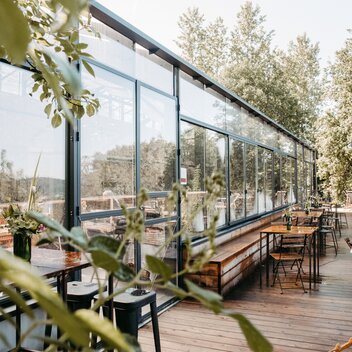 Gartencafé mit herrlichem Ausblick | © Fotogenia | RENATE TRUMMER    FOTOGENIA