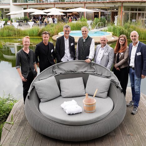 Große Freude über den Big See Architecture Award 2024 in der Kategorie „Tourism Buildings“  | © Heiltherme Bad Waltersdorf