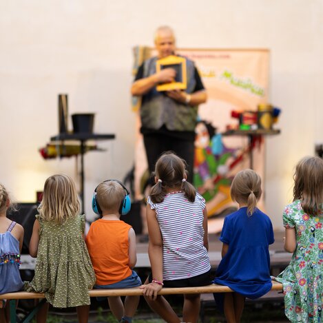Eine Kindershow lies Kinderaugen leuchten | Klara-Tischler