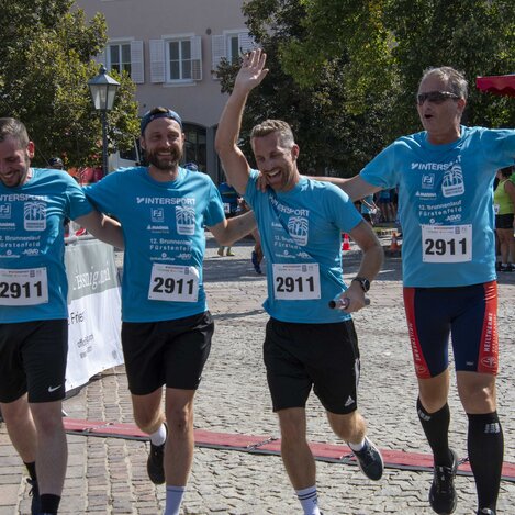 Große Freude beim Zieleinlauf | © Thermen- & Vulkanland | Christian Thomaser