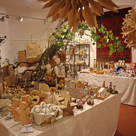 Weihnachtsausstellung auf Schloss Kornberg | © Thermen- & Vulkanland | Christian Thomaser