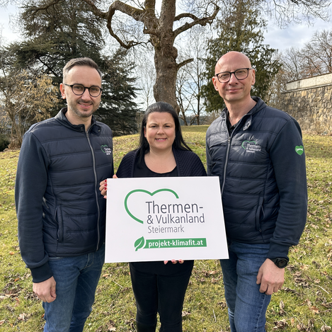 (v. l. Projektleiter Jörg Pfeifer, Vorsitzende Sonja Skalnik, Geschäftsführer Christian Contola) | © TV Thermen- & Vulkanland