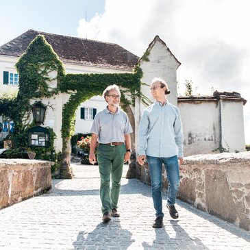 Schloss Kapfenstein, Winkler-Hermaden, Vater und Sohn | © Tourismusverband Thermen- & Vulkanland, Sebastian Friedl
