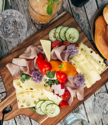 Frühstück mit regionalen Zutaten aus dem Ausseerland | Viola im Garten