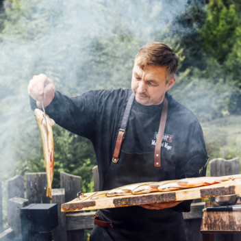 Geräucherter Fisch in der Kohlröserlhütte | © TVB Ausseerland Salzkammergut | Susanne Einzenberger