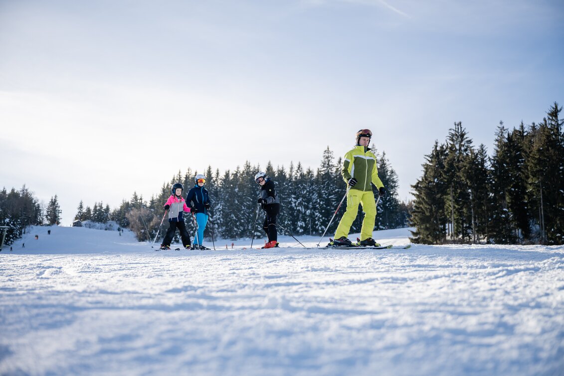 Vier Skifahrer im verschneiten Joglland | ©  Oststeiermark Tourismus | Joglland-Waldheimat, Klaus Ranger