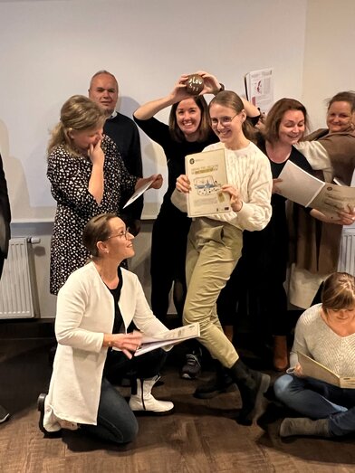 Gruppenfoto beim Kick-Off Event von Slow Trips beim Hotel Locker & Legere in der Oststeiermark | © TV Oststeiermark