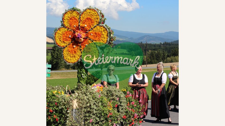 Blumenkorso 2023 am Pöllauberg in der Oststeiermark | ©  Oststeiermark Tourismus | Christine Schwetz