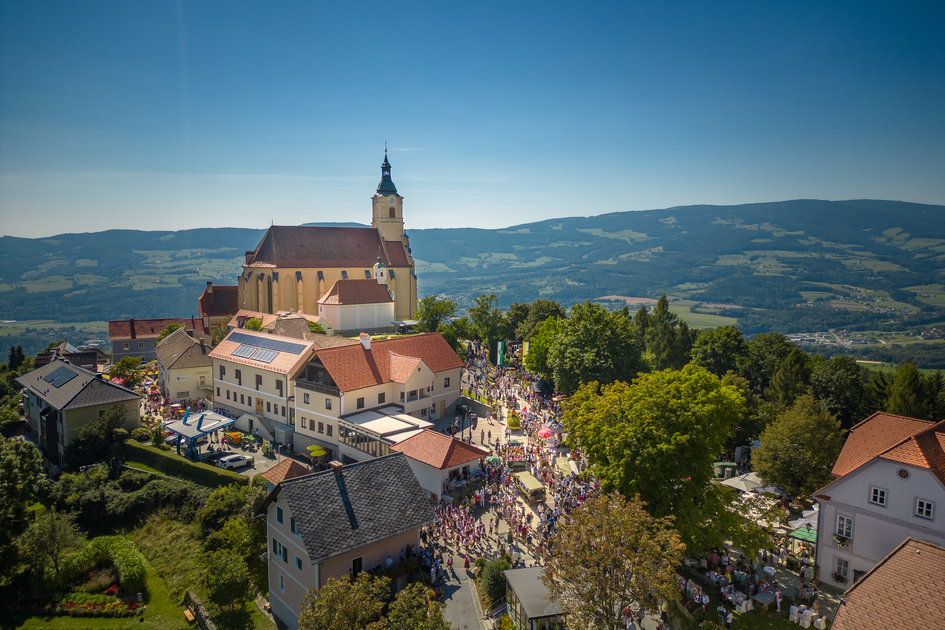 Flower parade Pöllauberg from the bird's eye view | ©  Oststeiermark Tourismus | Rene Strasser