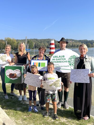 Gruppenfoto Pressekonferenz zur Malvorlage Oststeiermark | © TV Oststeiermark