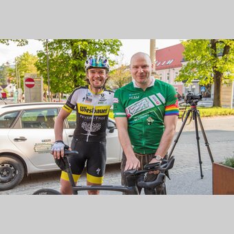Christoph Strasser und Dr. Stefan Schndler | © TV Oststeiermark | Helmut Schweighofer