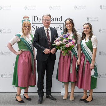 Blumengrüße in der Hofburg mit Landeshauptmann Christopher Drexler | © Land Steiermark | Binder