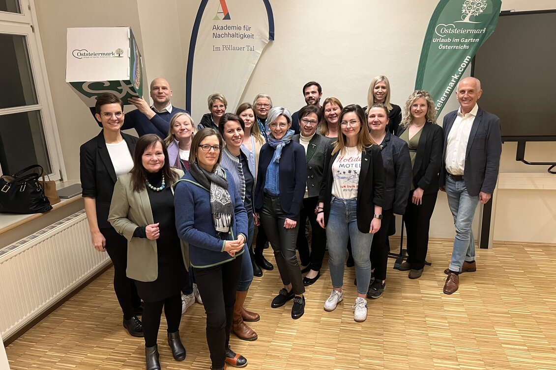 Gruppenfoto Auftaktveranstaltung Nachhaltigkeit und mein Tourismusbetrieb | © Oststeiermark Tourismus | Oststeiermark Tourismus
