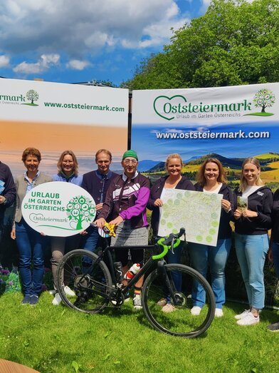 Gruppenfoto beim Pressetermin bei den Naturwelten Steiermark in Mixnitz | © Oststeiermark Tourismus