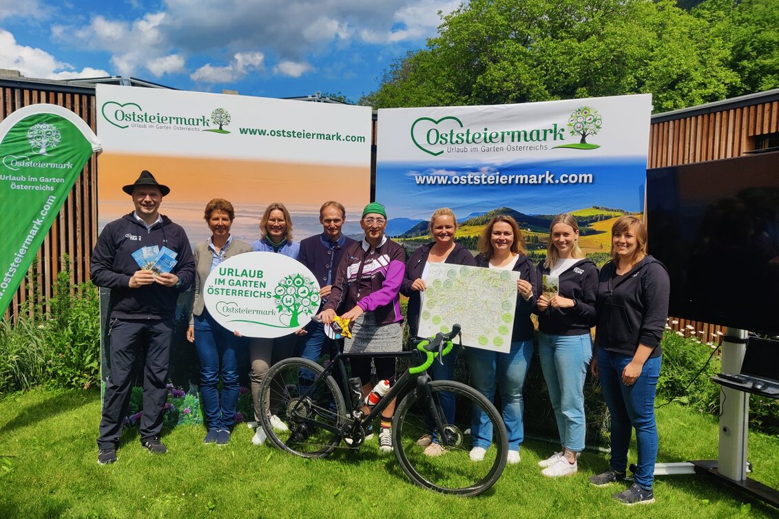 Gruppenfoto beim Pressetermin bei den Naturwelten Steiermark in Mixnitz | © Oststeiermark Tourismus