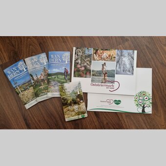 Neue Drucksorten der Erlebnisregion Oststeiermark | © Oststeiermark Tourismus