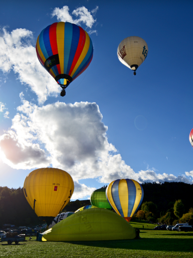 Heißluftballone beim Ballonstartplatz in Puch bei Weiz in der Oststeiermark | © 
Oststeiermark Tourismus | Christian Strassegger