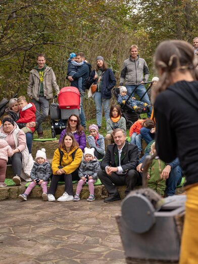 Das Kuddel-Muddel-Theater zog das junge Publikum in seinen Bann | © Frutura